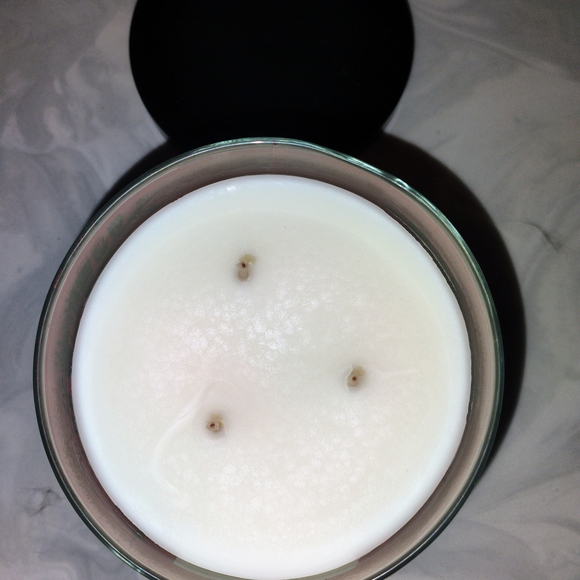 Bath & Body Works Emily in Paris, Paris Amour Scented 3 Wick Candle - Picture 3 of 5